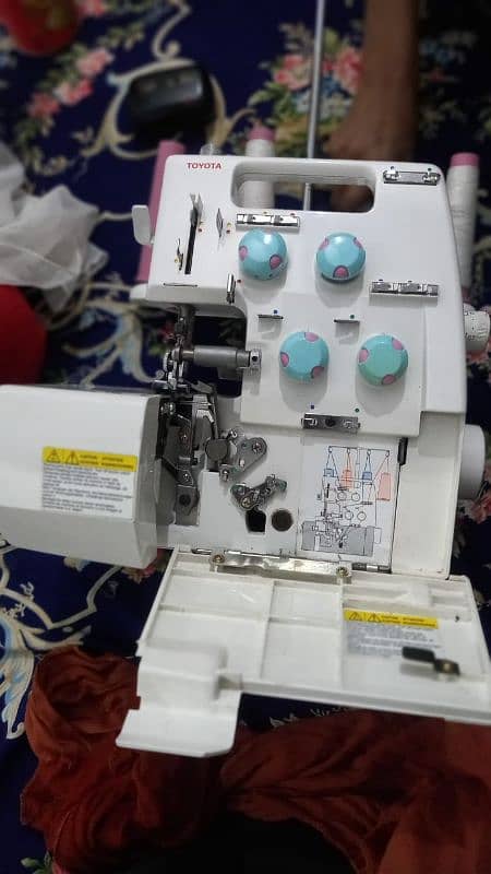 Toyota sl 1t overlock machine 4