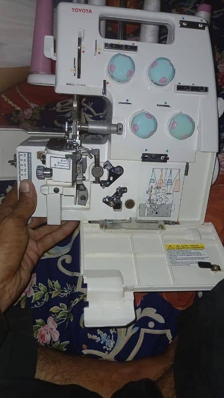 Toyota sl 1t overlock machine 5