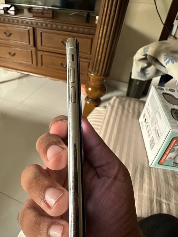 Iphone X 64 GB PTA Approved 5