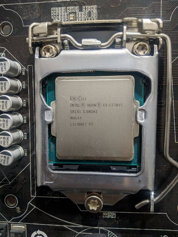 i7 4th Gen Xeon CPU + Gigabyte Q87M Board 1