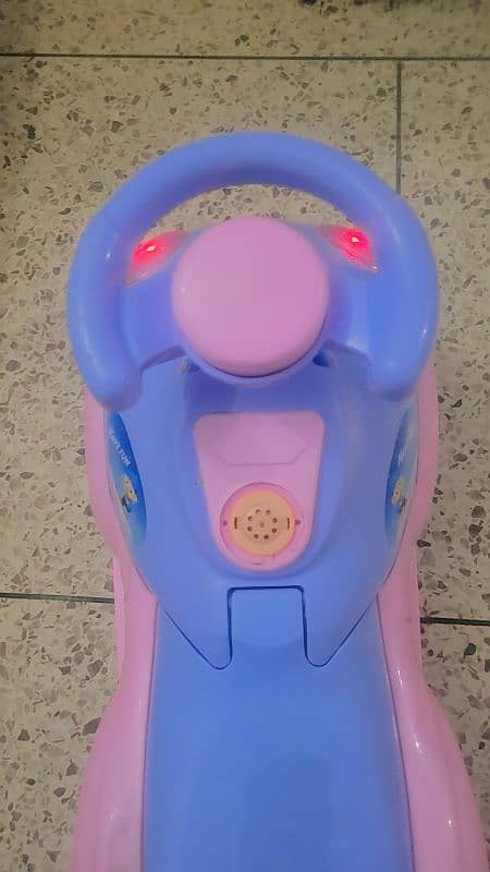 PINK CAR FOR 1-5 YEARS OLD KIDS CONDITION LIKE NEW 5