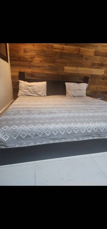 interwood bed 3