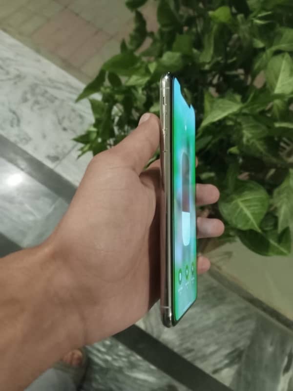 XS MAX, NON PTA, 64GB 03342565866  whats app 3