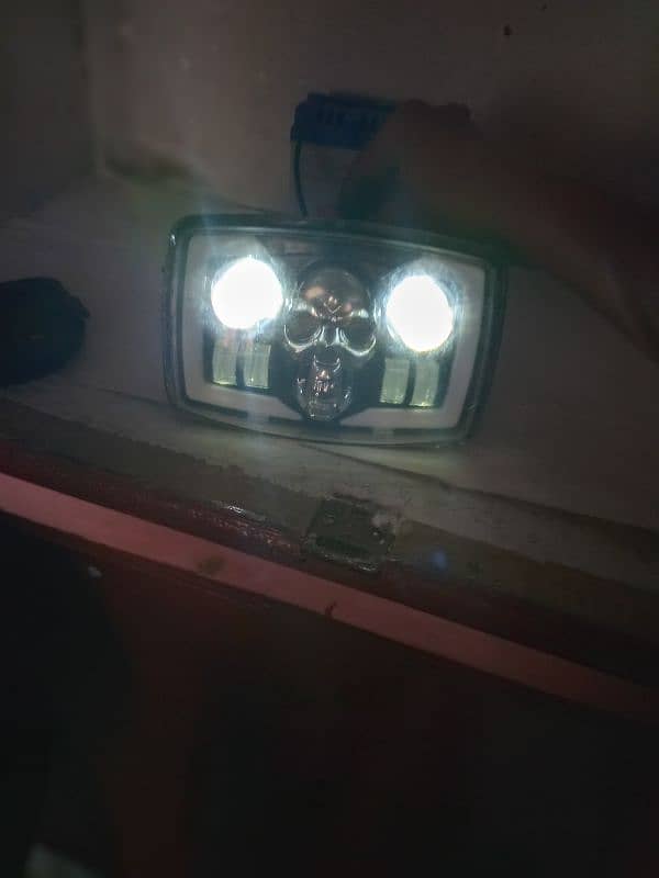 skull light 2