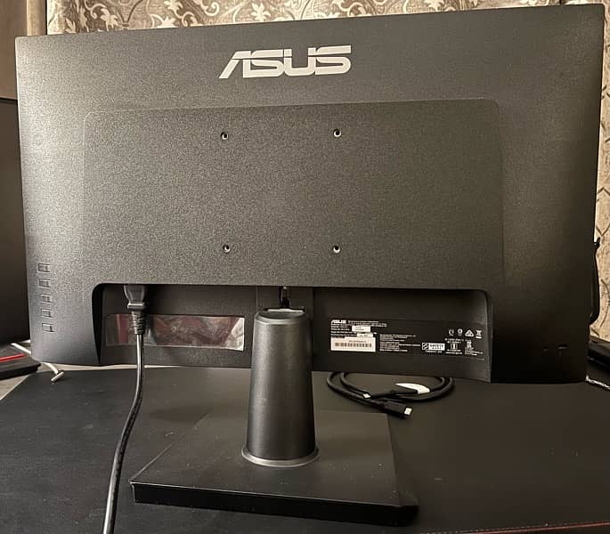 ASUS VA24E 3