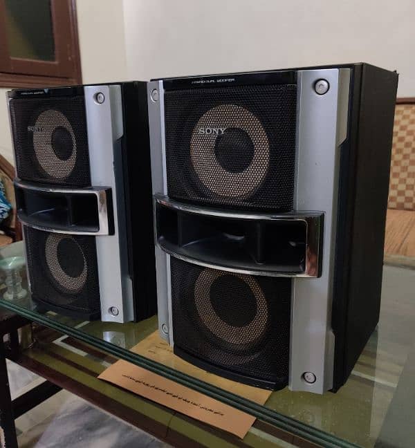 SONY OUTCLASS DOUBLE SPEAKERS FOR SALE. 2