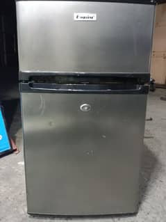 l fridge medium size okay condition