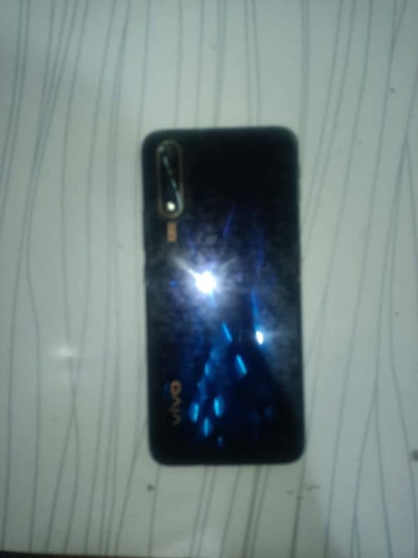 vivo s1 4/ gb 128 gb with box and charger 4