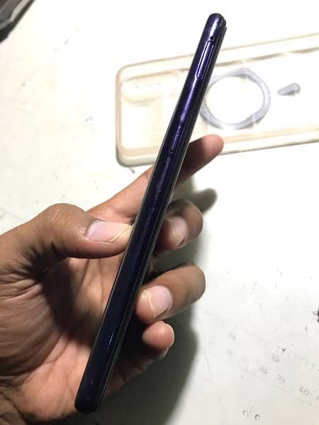 Vivo s1 with charger cable 4-128 gb exchange posible 5