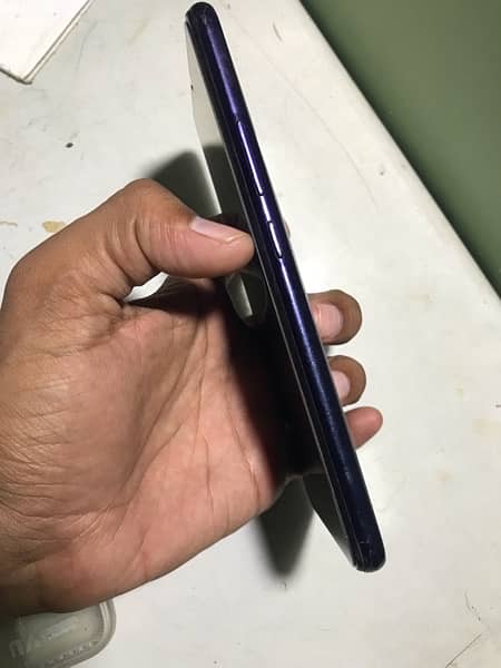 Vivo s1 with charger cable 4-128 gb exchange posible 6