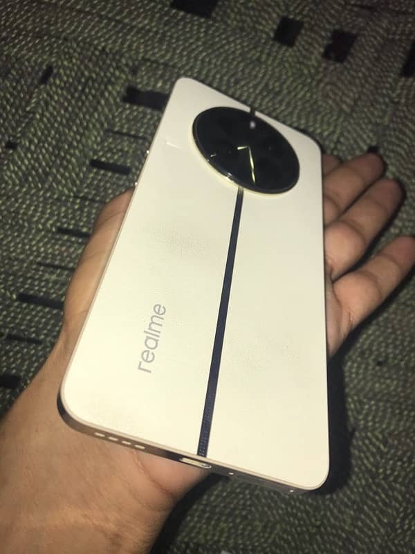 RealMe 12 Plus 2 Month Used, 8gb + 256gb 1