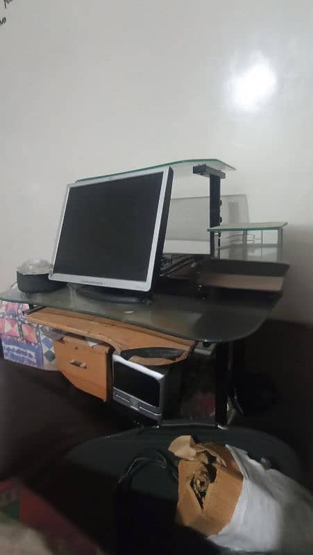 computer table good condition contact 03298418862 1