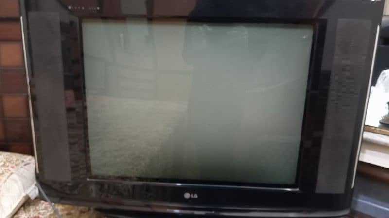 LG TV 30 INCH 0