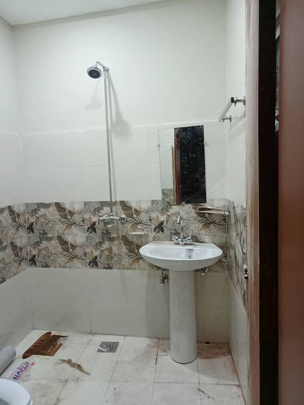 Running hostel building for rent setup for sale in Johar town opposite umt university hostels area profitable building 12