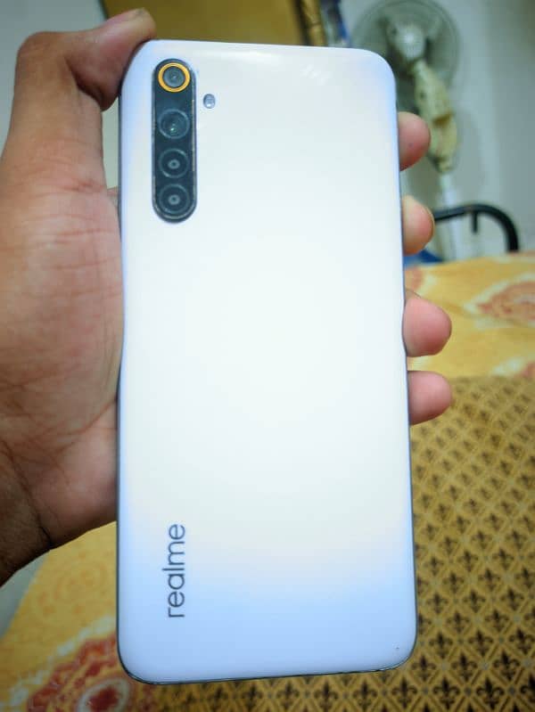 REALME 6 4 128 BOX AND CHARGER 5