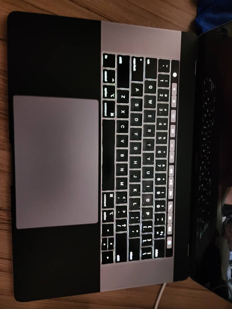 Macbook Pro 2018 15 inch, 4gb Dedicated Graphic Card, Core i7,16gb ram 12