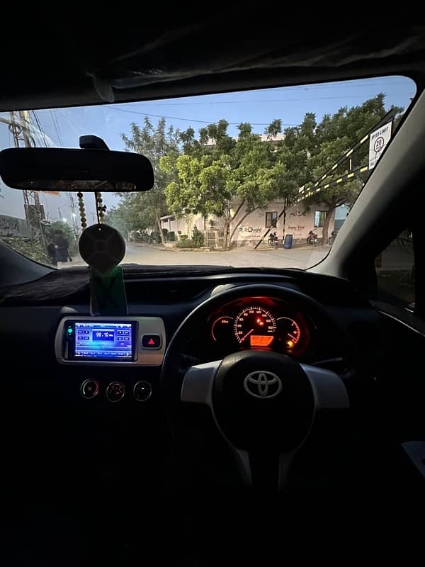 Toyota Vitz 2015 1