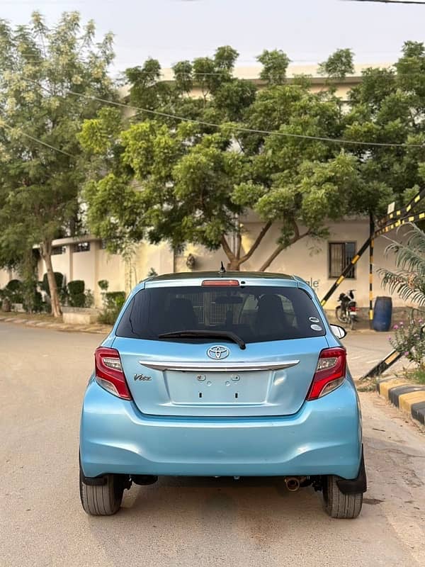 Toyota Vitz 2015 4