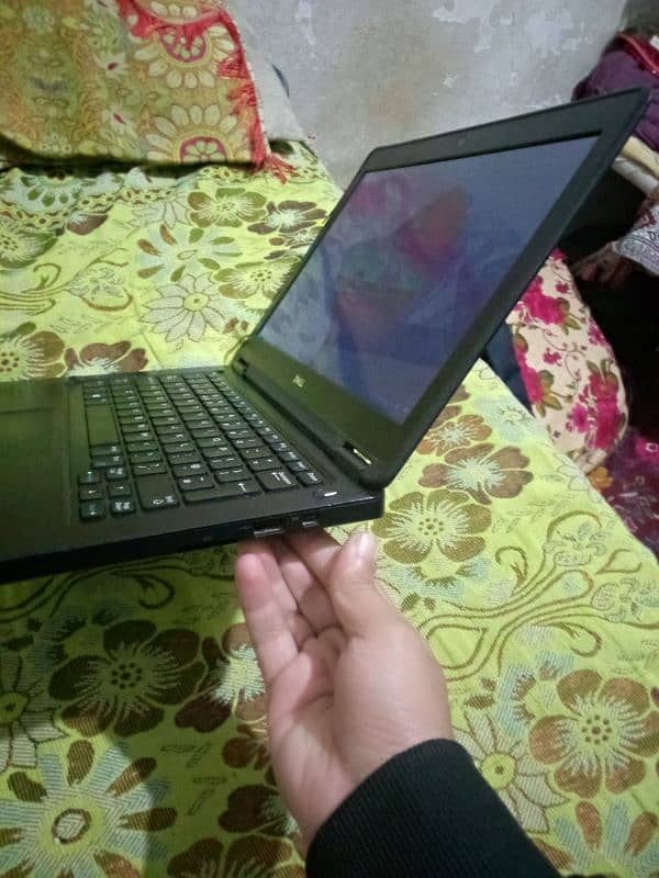 Dell Laptop with Core I5 fifth generation 4