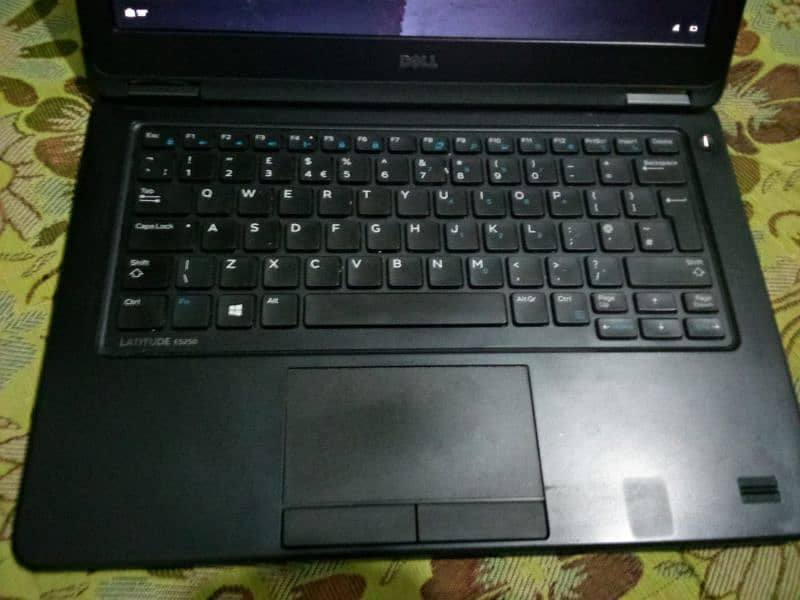 Dell Laptop with Core I5 fifth generation 7