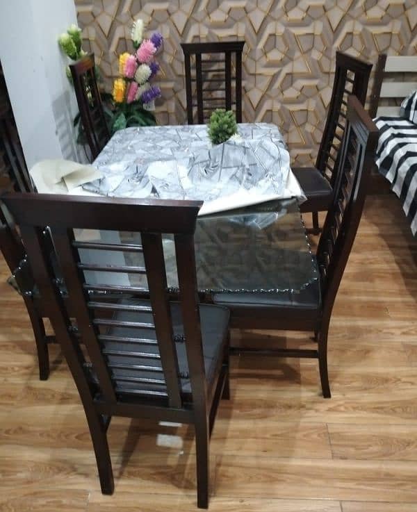 Dining table for sell slightly use 3