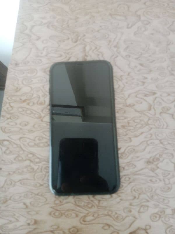 iphone xr in good condition 1