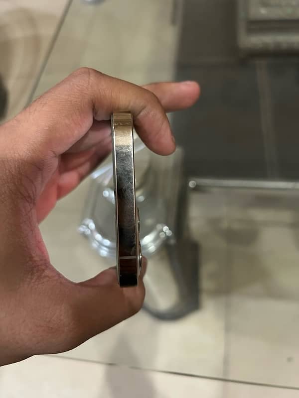 Iphone 12 pro Gold Colour 3