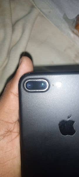 urgent sall  iphone 7plus 128gb pta approved 03433877605 4