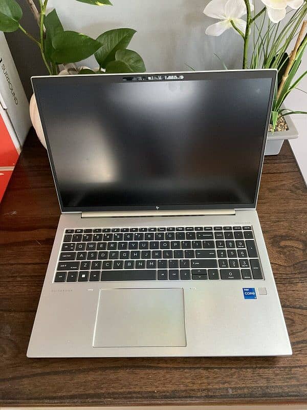 #HP EliteBook 860 - G10 / i7-13th Gen /  vPro 1