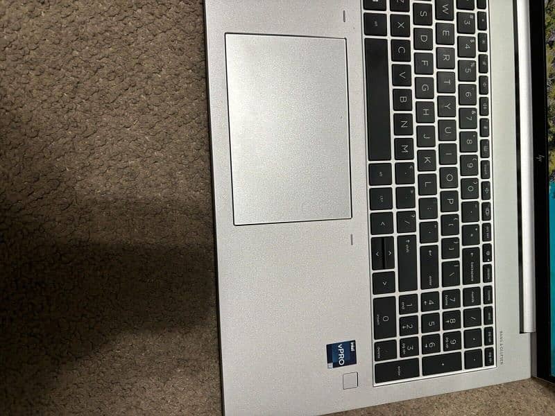 #HP EliteBook 860 - G10 / i7-13th Gen /  vPro 8