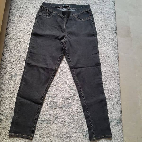 Women's Branded and unused Jeans + Jackets + Hoodies + Shirts 0