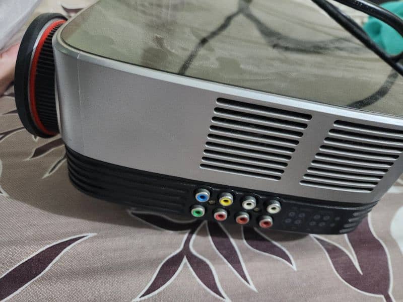 selling projector serious buyer contact 1