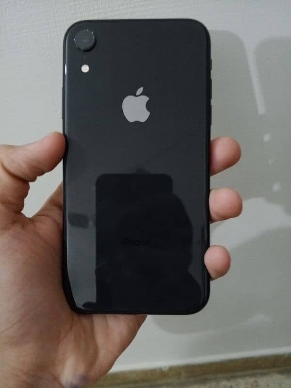 iPhone XR 1