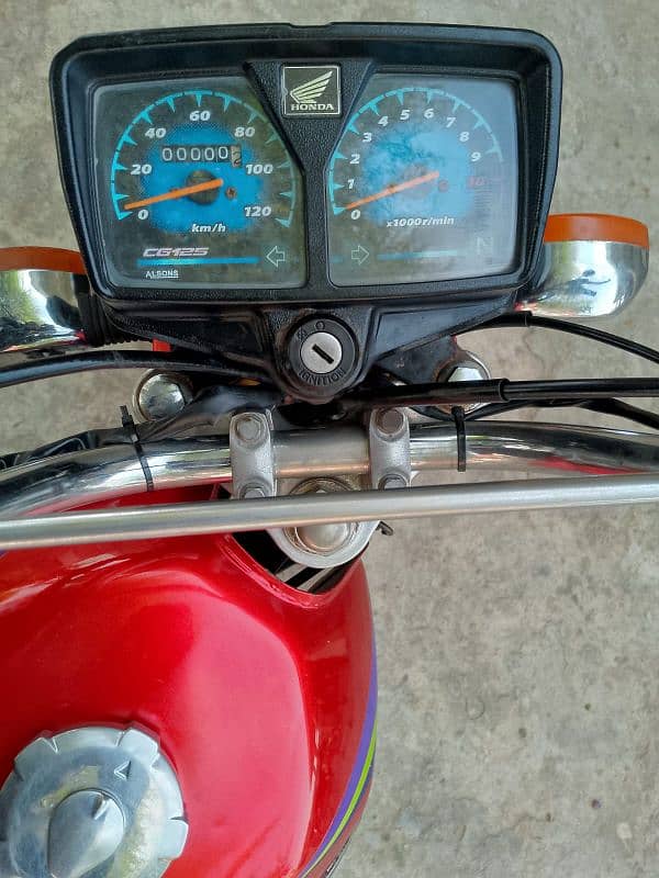 Lush condition Bike Honda CG 125 Lahore Number 6