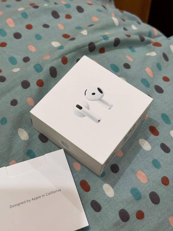 Apple Airpod 4 Brand new Box Open 3