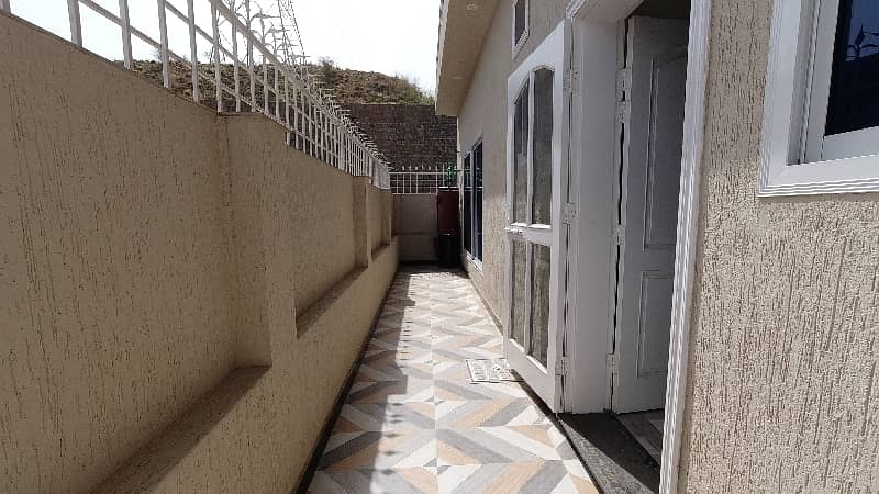 On Excellent Location House Sized 7 Marla Is Available For Sale In Bahria Town Phase 8 - Safari Valley 4