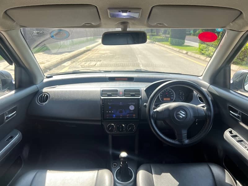 Suzuki Swift DLX 1.3 Navigation 4