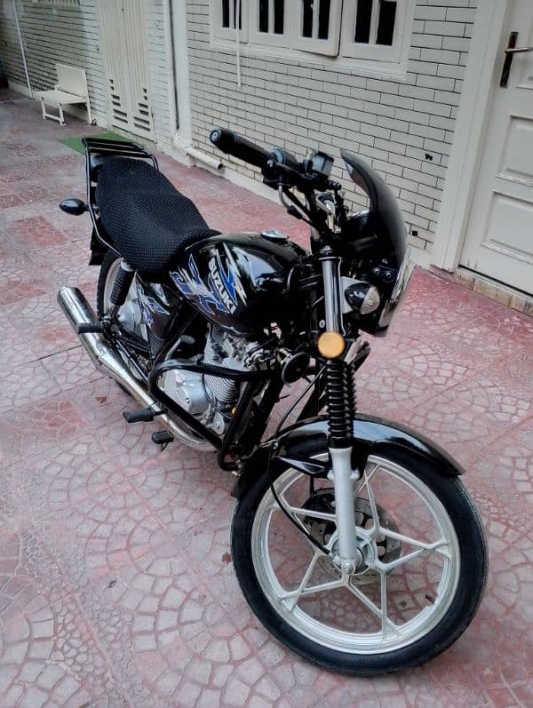 Suzuki GS 150 SE Genuine Bike 1