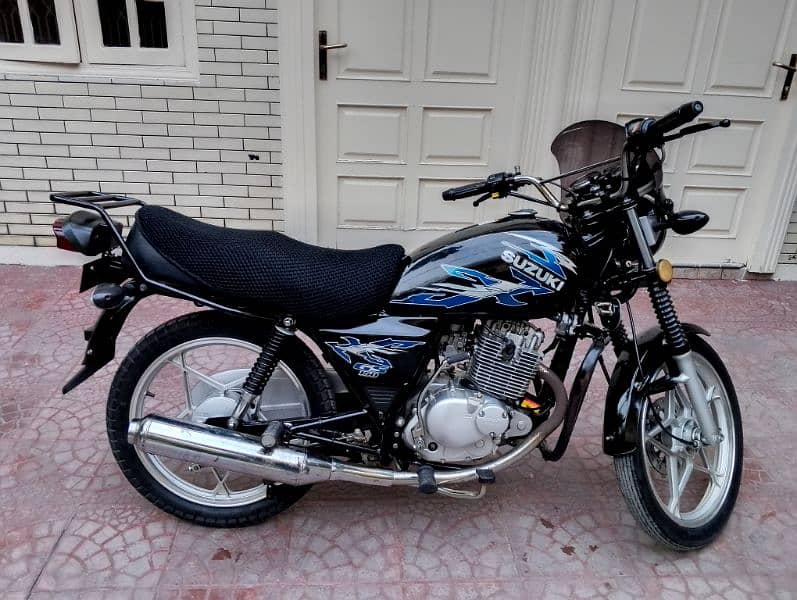 Suzuki GS 150 SE Genuine Bike 2