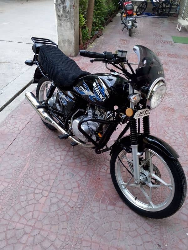 Suzuki GS 150 SE Genuine Bike 4