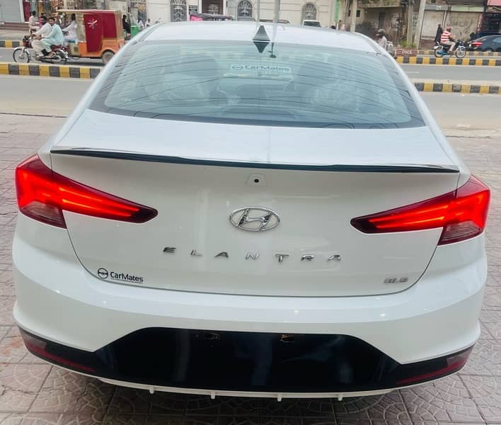 Hyundai Elantra 2023 6