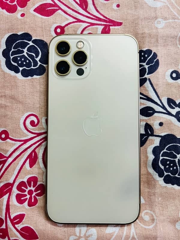 i phone 12 pro 4