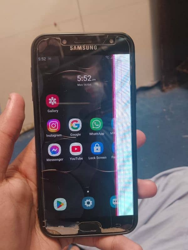 Samsung glaxy j 7pro 1