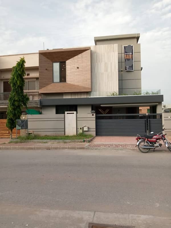 Bahria Town Islamabad, 10 Marla Designer House 5 Bedrooms 6