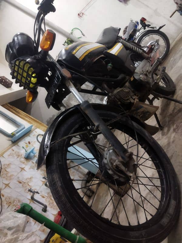 Good condition and Fast new Tyre. Best Bike for Riksha and Home users 1