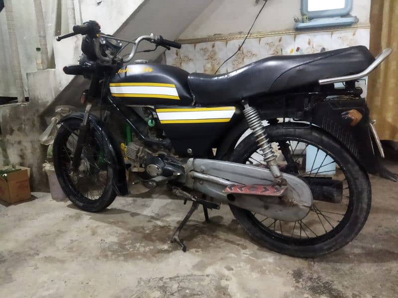 Good condition and Fast new Tyre. Best Bike for Riksha and Home users 3