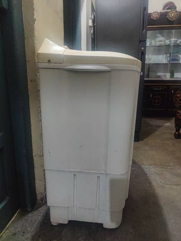 Boss Twin Washing machine and Dryer in Excellent condition 1