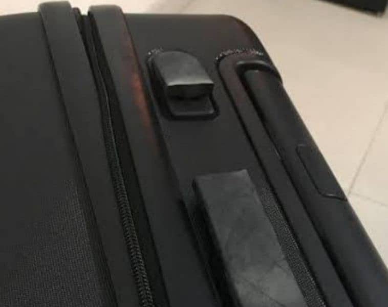 Suitcase Repairing 1