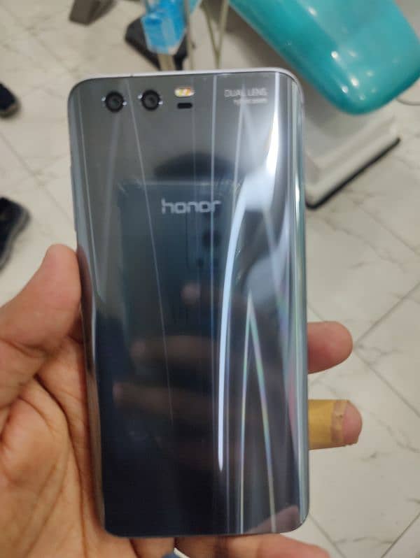 honor 9 very fine condition 3