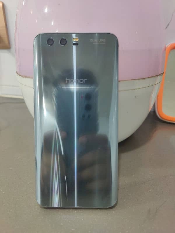 honor 9 very fine condition 5